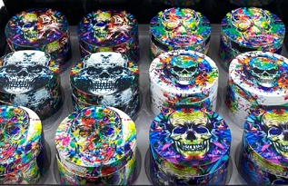 Trippy Skull Grinder